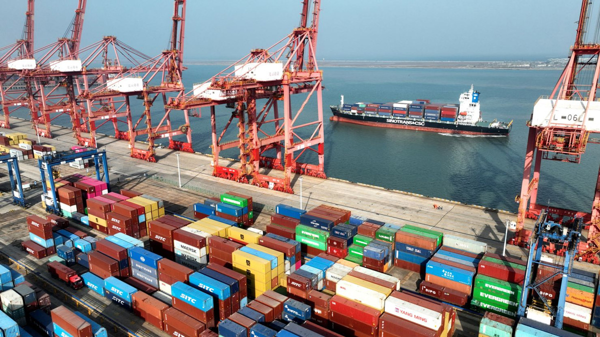 China’s October Export Growth Hits 11%, Widening Trade Surplus